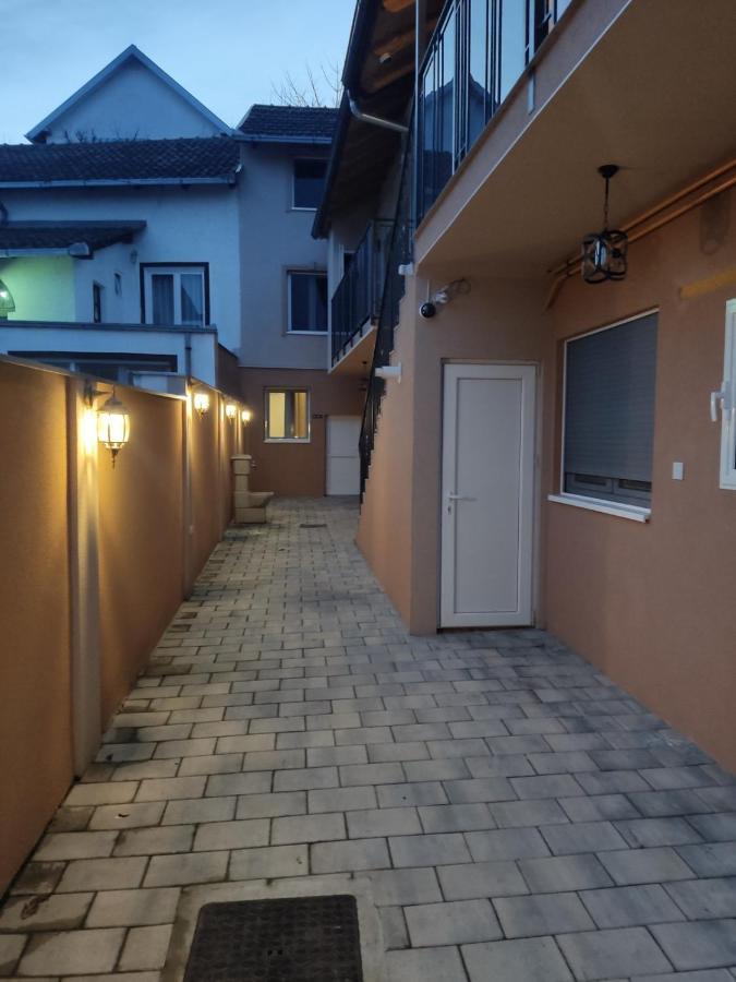 Apartmani Sladjana Novi Sad Esterno foto